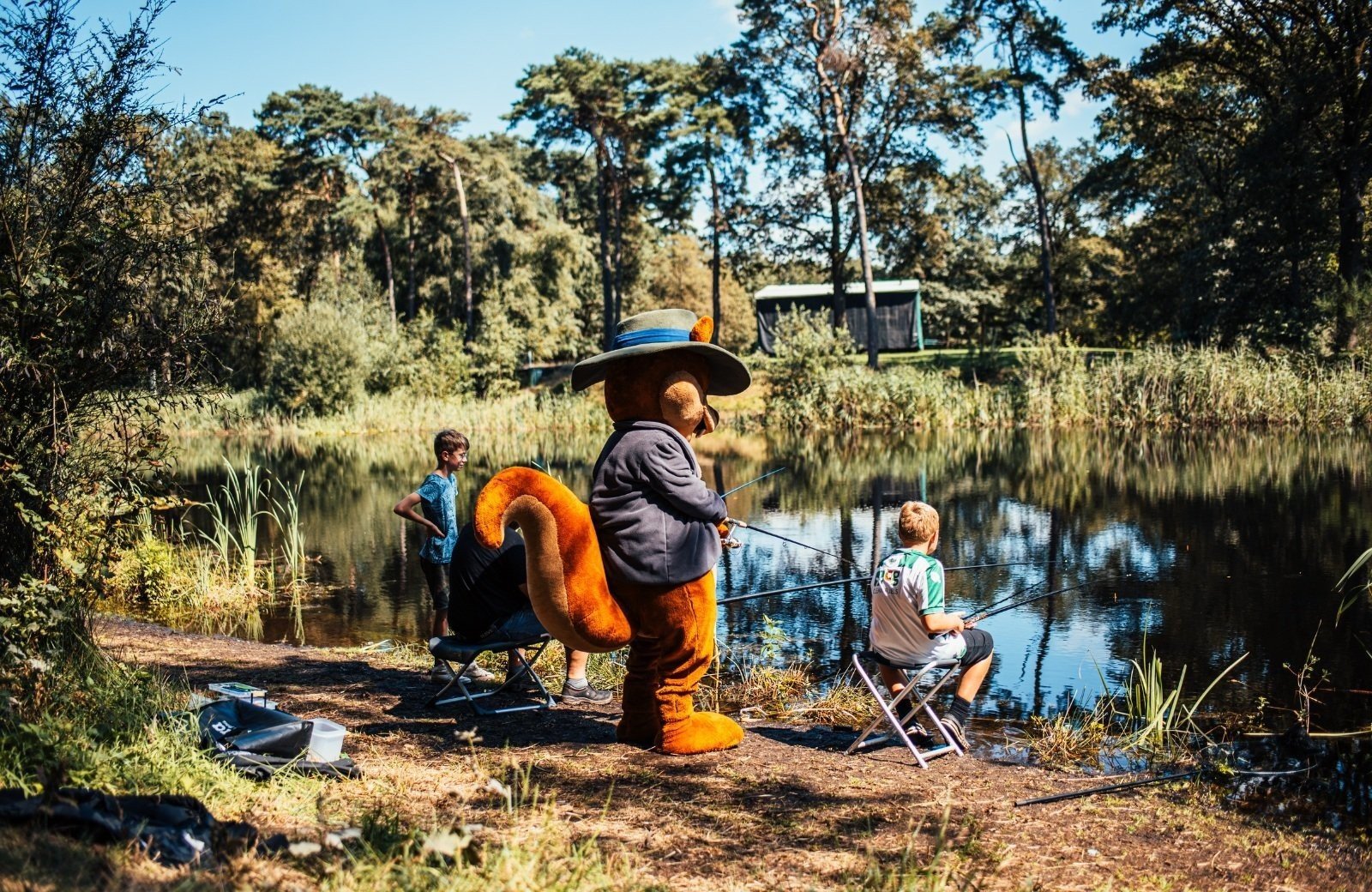 Eine Angelrute auswerfen