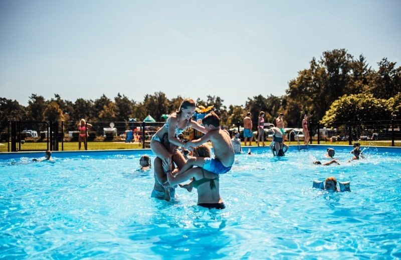 Schwimmbad mit Kinderbecken